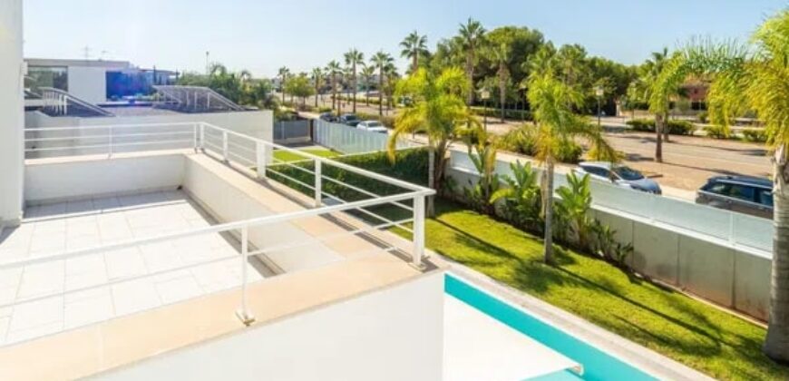 Spain villa in one of the most exclusive residential areas in Valencia 005705