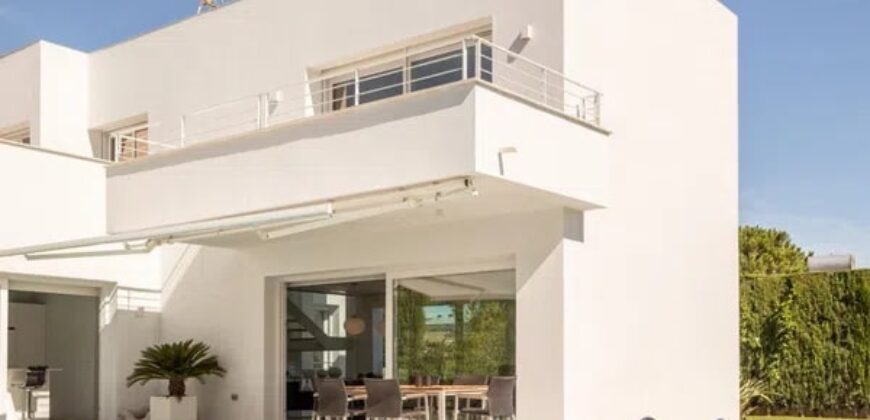 Spain villa in one of the most exclusive residential areas in Valencia 005705