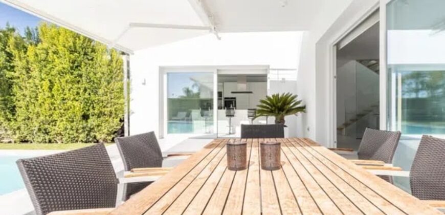 Spain villa in one of the most exclusive residential areas in Valencia 005705