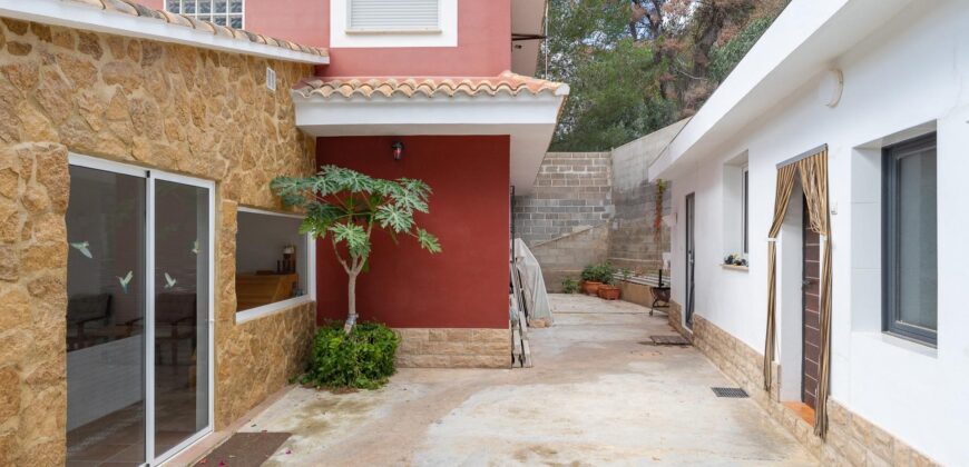 Spain impressive villa 2 floors with terrace, pool and garden 005755