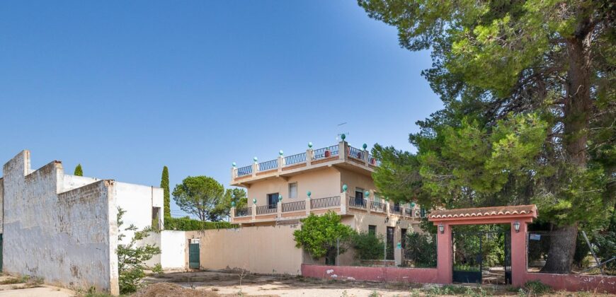 Spain Detached Villa in Macastre – Your Investment Opportunity! 005595