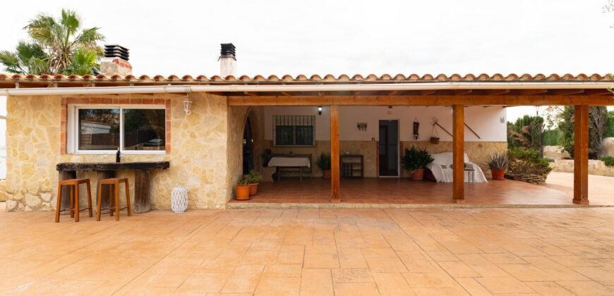 Spain Valencia villa with pool, garden and terrace 005785