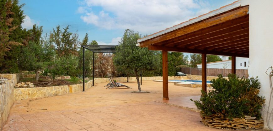 Spain Valencia villa with pool, garden and terrace 005785