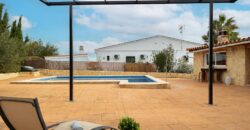 Spain Valencia villa with pool, garden and terrace 005785