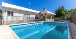 Spain Valencia villa with terrace, pool & garden excellent location 005905