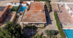 Spain Valencia villa with terrace, pool & garden excellent location 005905