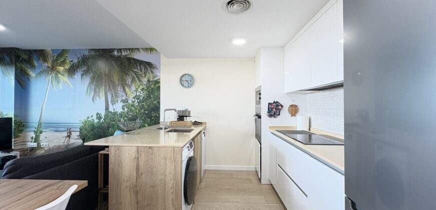 Spain Get your residency! Stunning beachfront apartment SVM737596