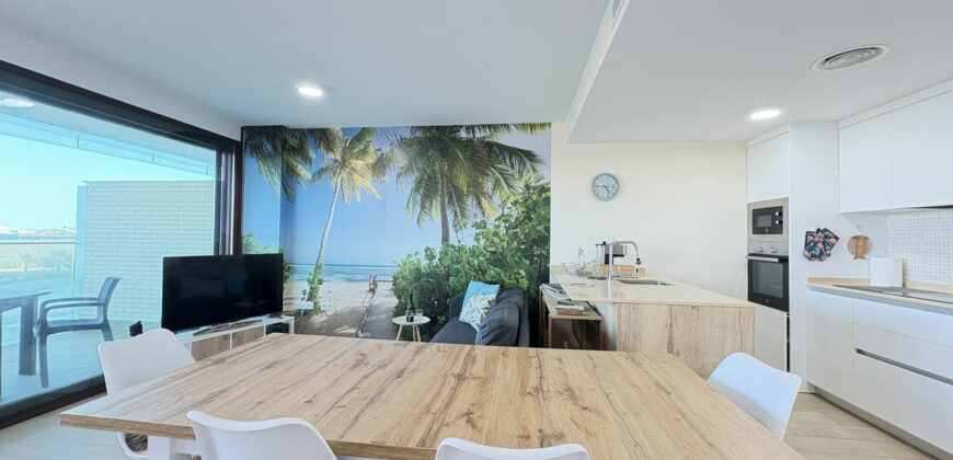 Spain Get your residency! Stunning beachfront apartment SVM737596