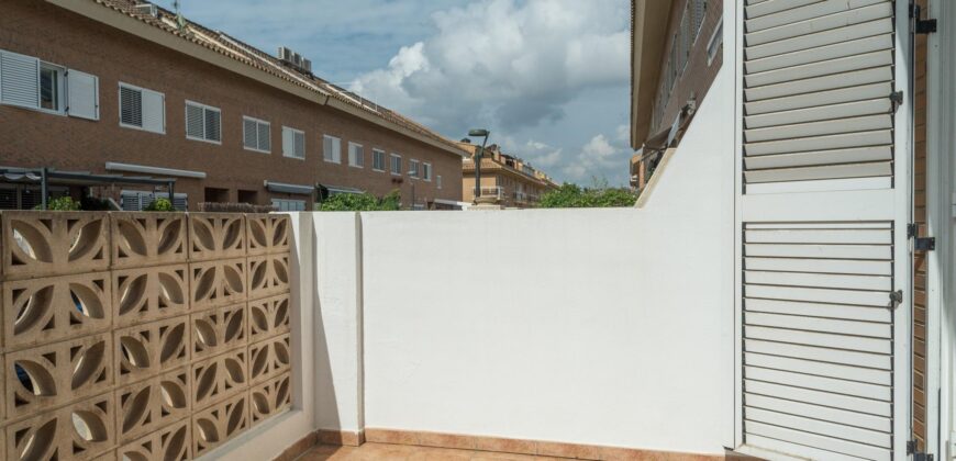 Spain semi detached house three story in the most attractive area 002995