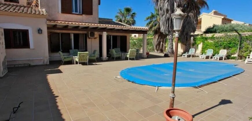 Spain Get your residency! semi-detached villa very close to the beach RML-02448