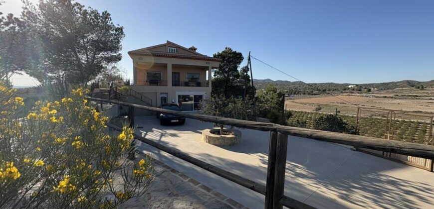 Spain Get your residency! Villa 3 floors on a large 22,595 sqm plot SVM722363