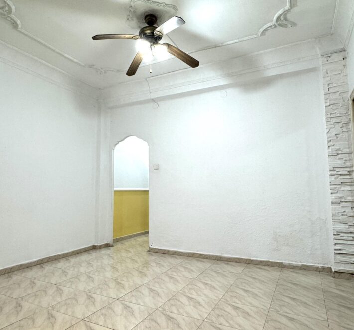 Spain Valencia Get your residency! apartment prime location 006425