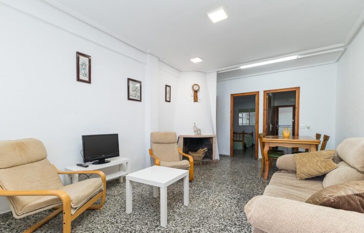 Spain Get your residency! Semi-detached house in a quiet area 006265