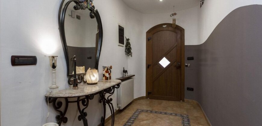 Spain Get your residency! Individual villa in a quiet area PR-00308