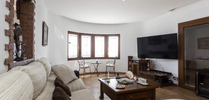 Spain Get your residency! Individual villa in a quiet area PR-00308