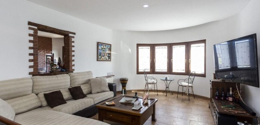 Spain Get your residency! Individual villa in a quiet area PR-00308