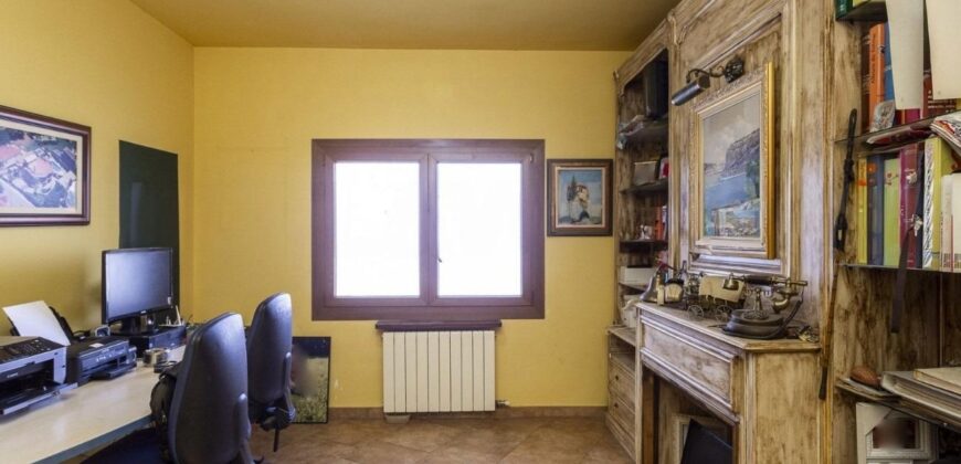 Spain Get your residency! Individual villa in a quiet area PR-00308