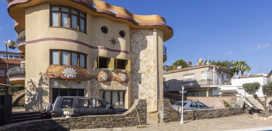 Spain Get your residency! Individual villa in a quiet area PR-00308