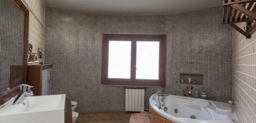 Spain Get your residency! Individual villa in a quiet area PR-00308