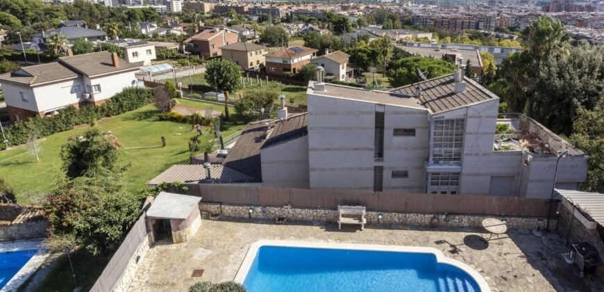 Spain Get your residency! Individual villa in a quiet area PR-00308