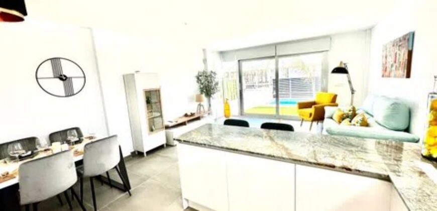 Spain Get your residency! villa with pool in a prestigious location #01001