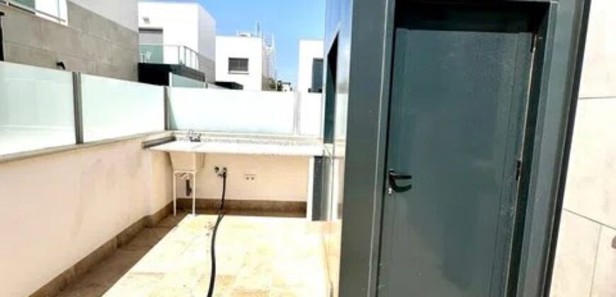Spain Get your residency! villa with pool in a prestigious location #01001