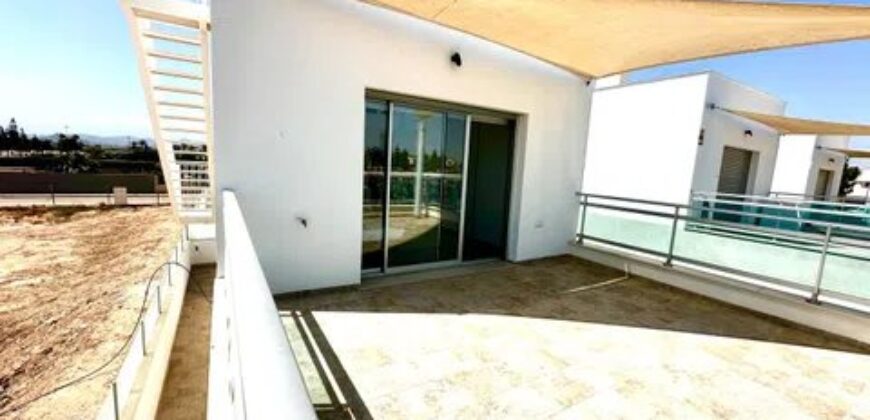 Spain Get your residency! villa with pool in a prestigious location #01001