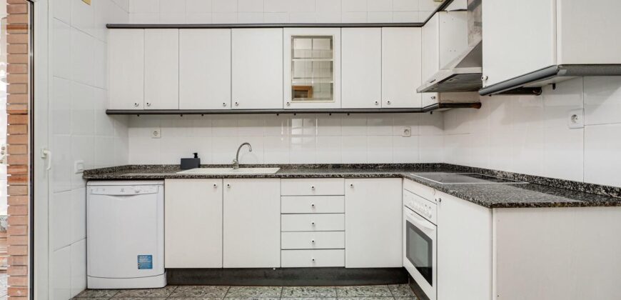 Spain Barcelona Get your residency! apartment in a prime location PR-00319