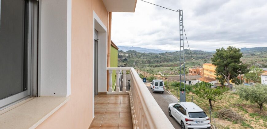 Spain Get your residency! detached house in a great location 006575