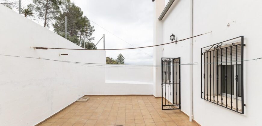 Spain Get your residency! detached house in a great location 006575