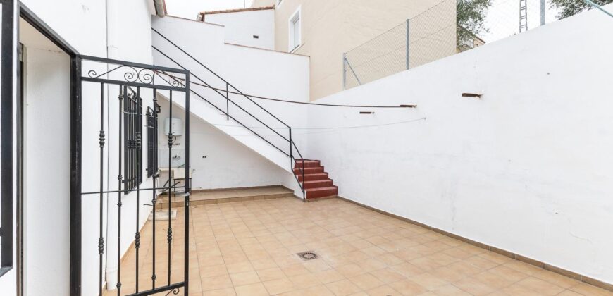Spain Get your residency! detached house in a great location 006575