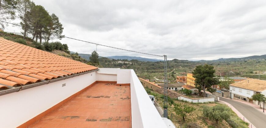 Spain Get your residency! detached house in a great location 006575