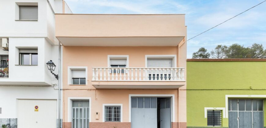 Spain Get your residency! detached house in a great location 006575