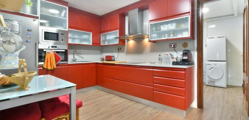 Spain Barcelona Get your residency! luxury house prime location PR-00325