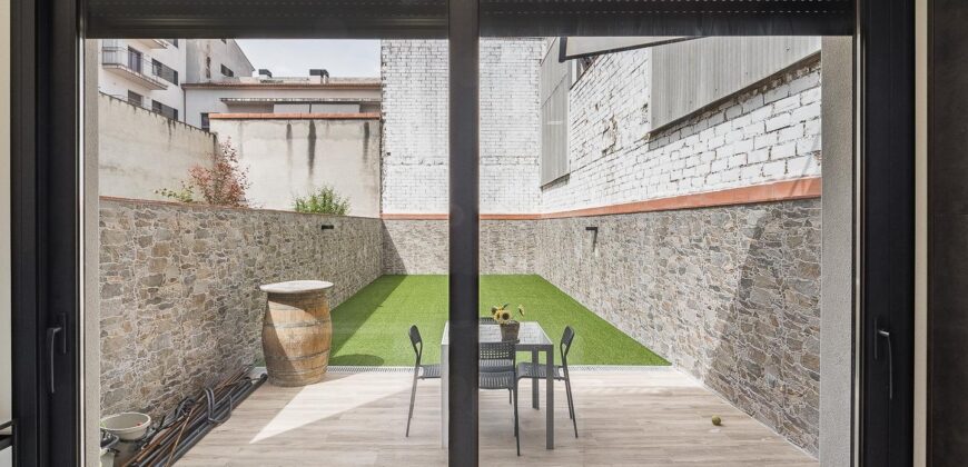 Spain Get your residency! semi-detached house in the heart of Terrassa PR-00321