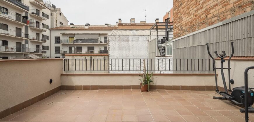 Spain Get your residency! semi-detached house in the heart of Terrassa PR-00321