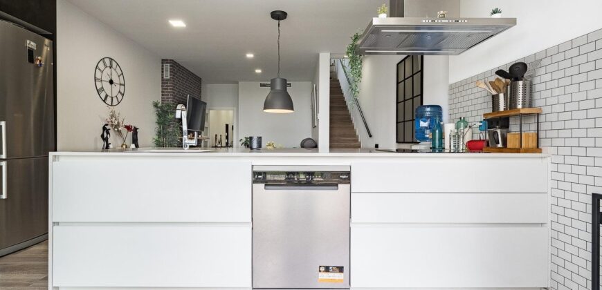 Spain Get your residency! semi-detached house in the heart of Terrassa PR-00321
