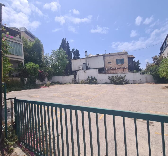 hazmieh land 600 sqm for rent #6614