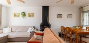 Spain Get your residency! townhouse 2 story in a quiet residential area 006595