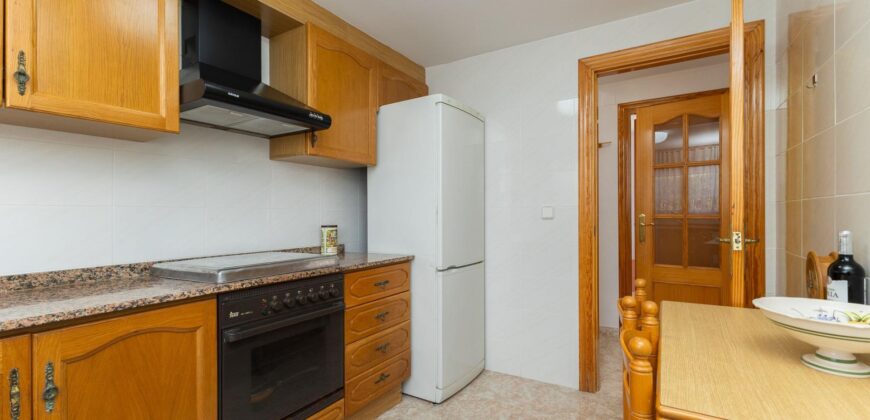 Spain Get your residency! townhouse 2 story in a quiet residential area 006595