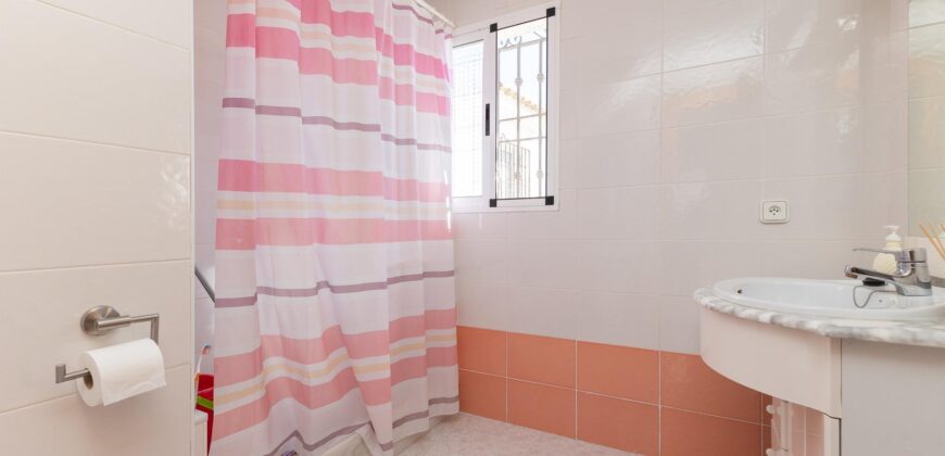 Spain Get your residency! townhouse 2 story in a quiet residential area 006595