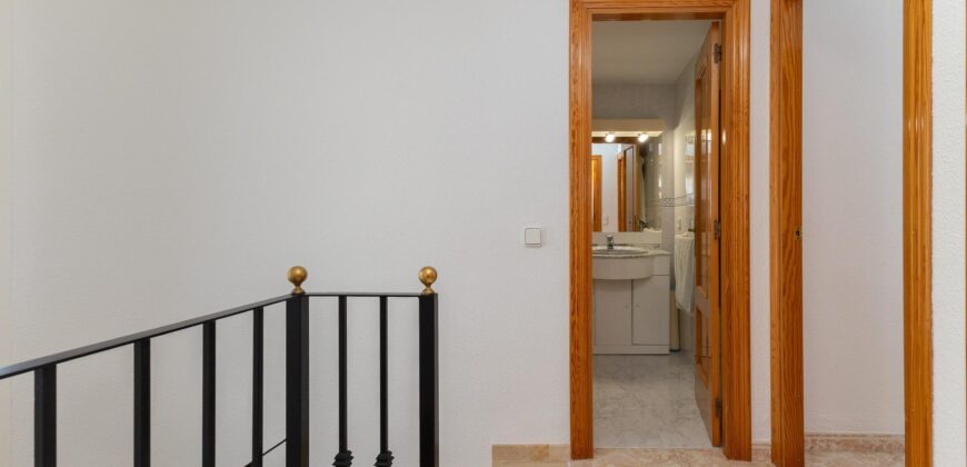 Spain Get your residency! townhouse 2 story in a quiet residential area 006595