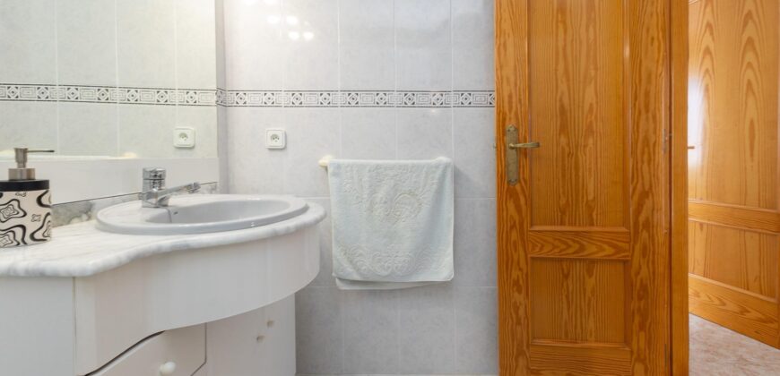 Spain Get your residency! townhouse 2 story in a quiet residential area 006595