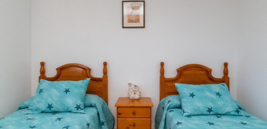Spain Get your residency! townhouse 2 story in a quiet residential area 006595
