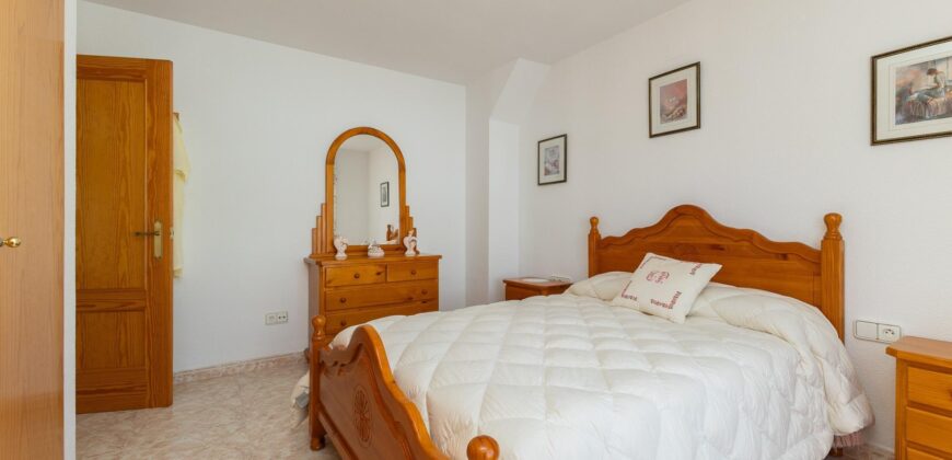 Spain Get your residency! townhouse 2 story in a quiet residential area 006595