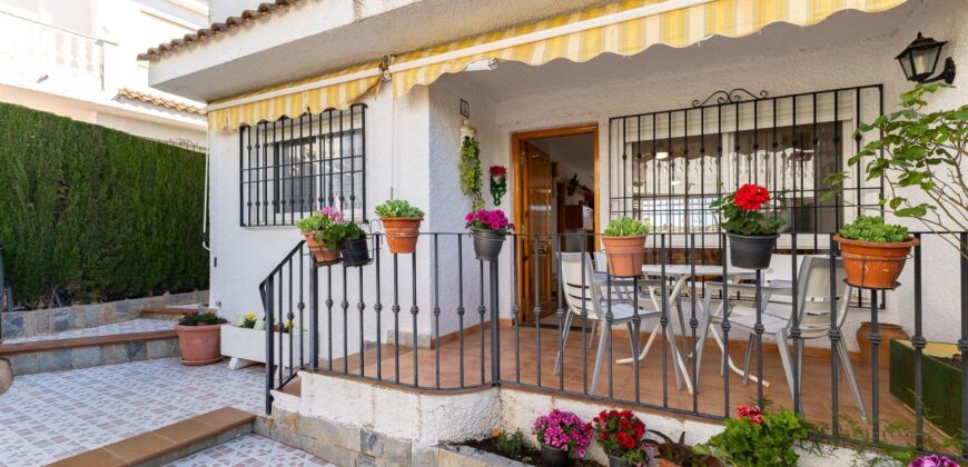 Spain Get your residency! townhouse 2 story in a quiet residential area 006595