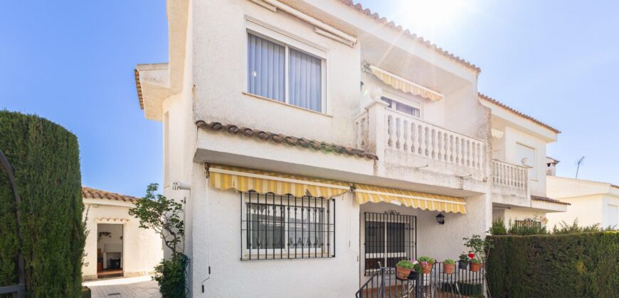Spain Get your residency! townhouse 2 story in a quiet residential area 006595