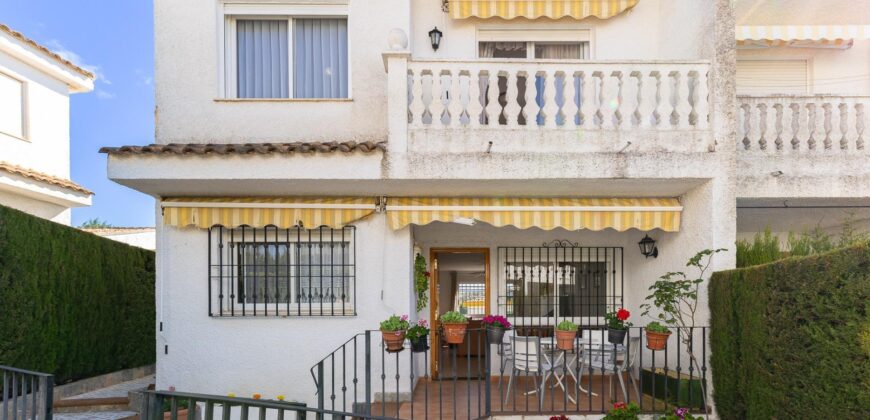 Spain Get your residency! townhouse 2 story in a quiet residential area 006595