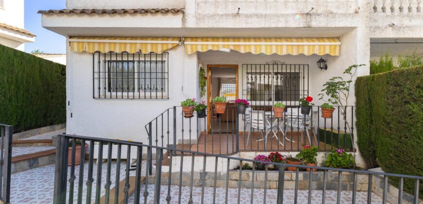 Spain Get your residency! townhouse 2 story in a quiet residential area 006595