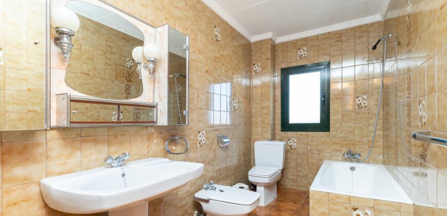 Spain Get your residency! house with pool, unobstructed views 006565